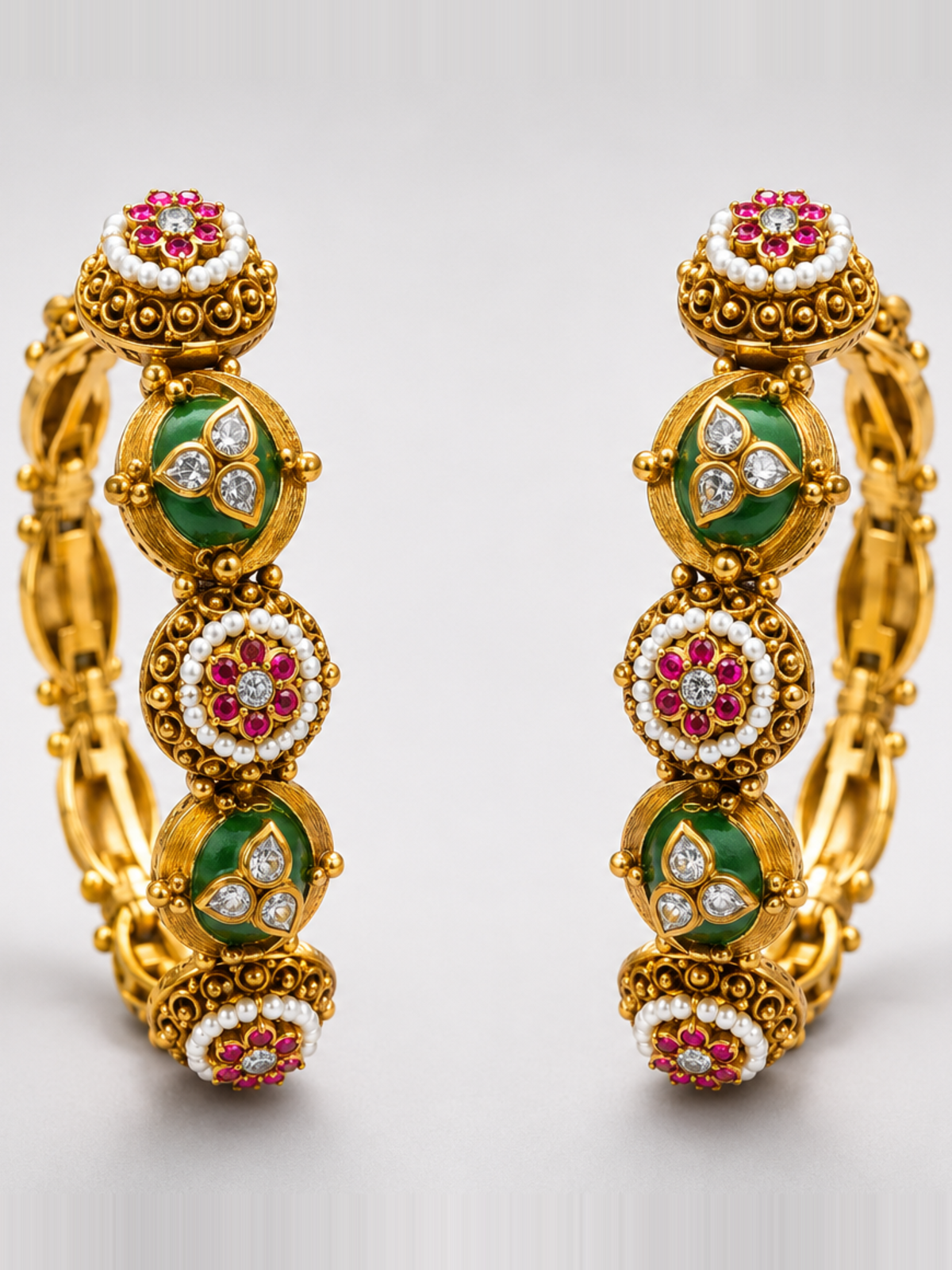 Antique Radiance Gold Bangle Set