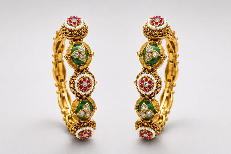 Antique Radiance Gold Bangle Set