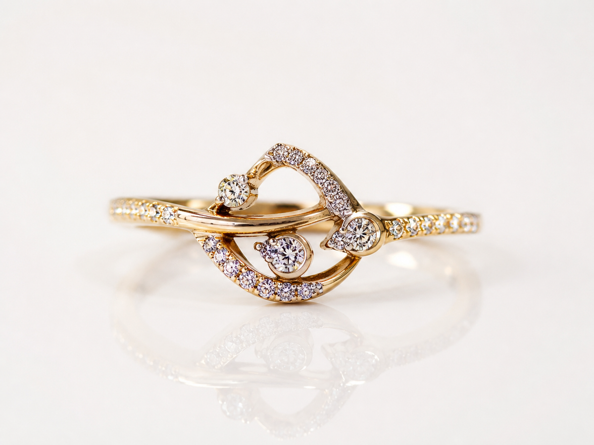 Stellar Curve Ring